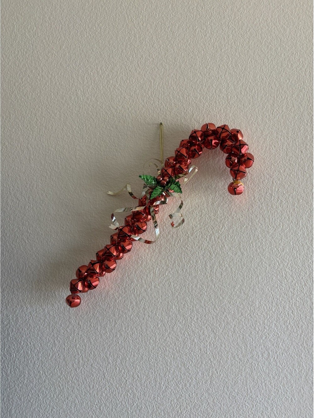 Red Jingle Bell Christmas Candy Cane Wreath Metal Brass Bow Holly Leaves 21”